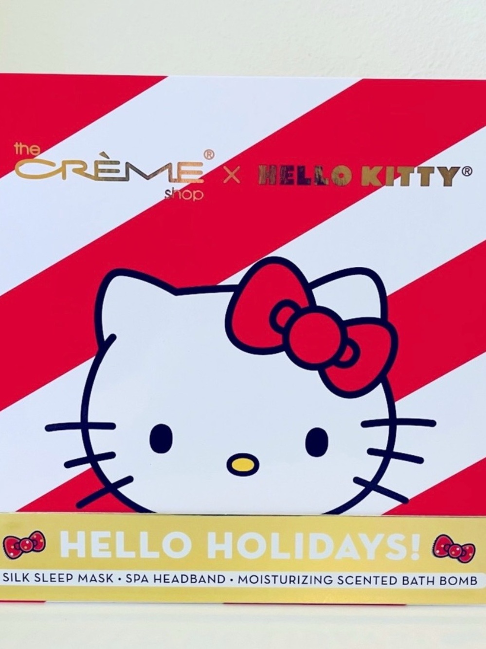 The Crème Shop x Hello Kitty Holiday Bath & Body Gift Set - Red & White